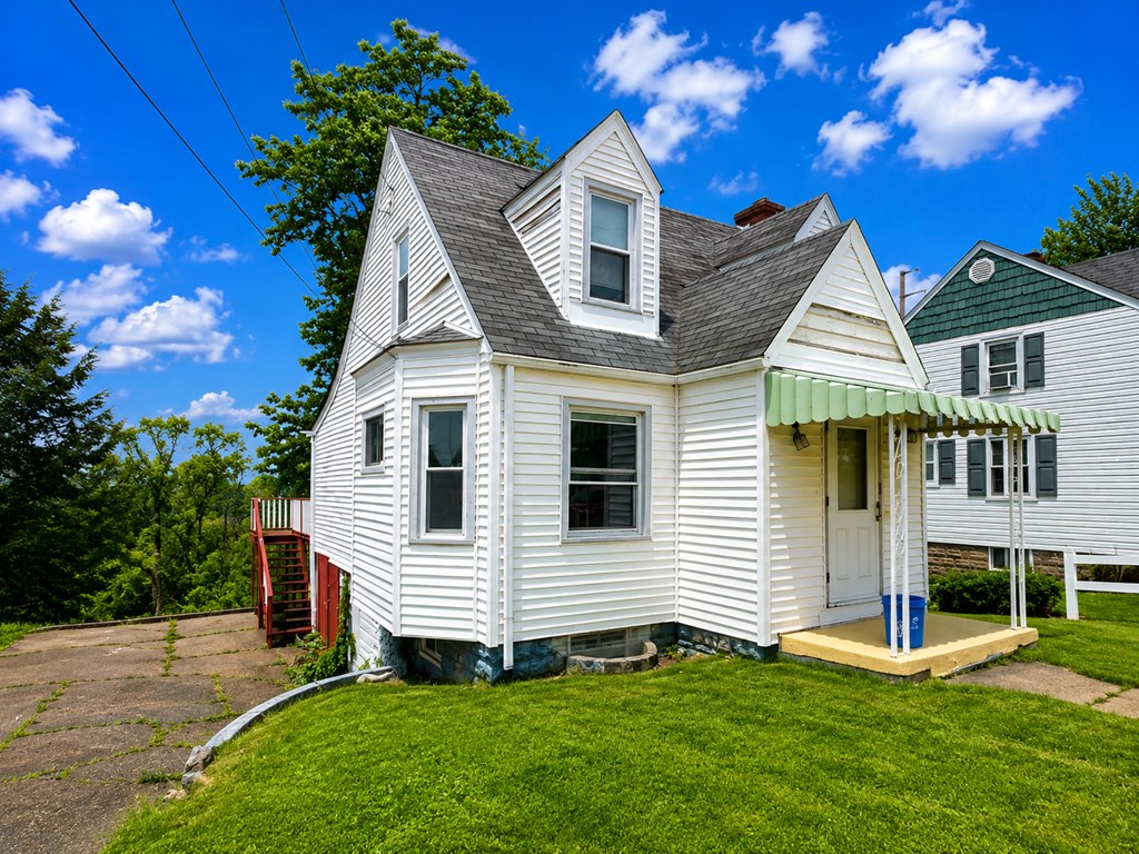 24 Pleasant View Avenue