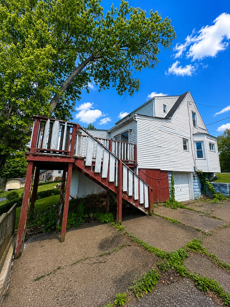 24 Pleasant View Avenue