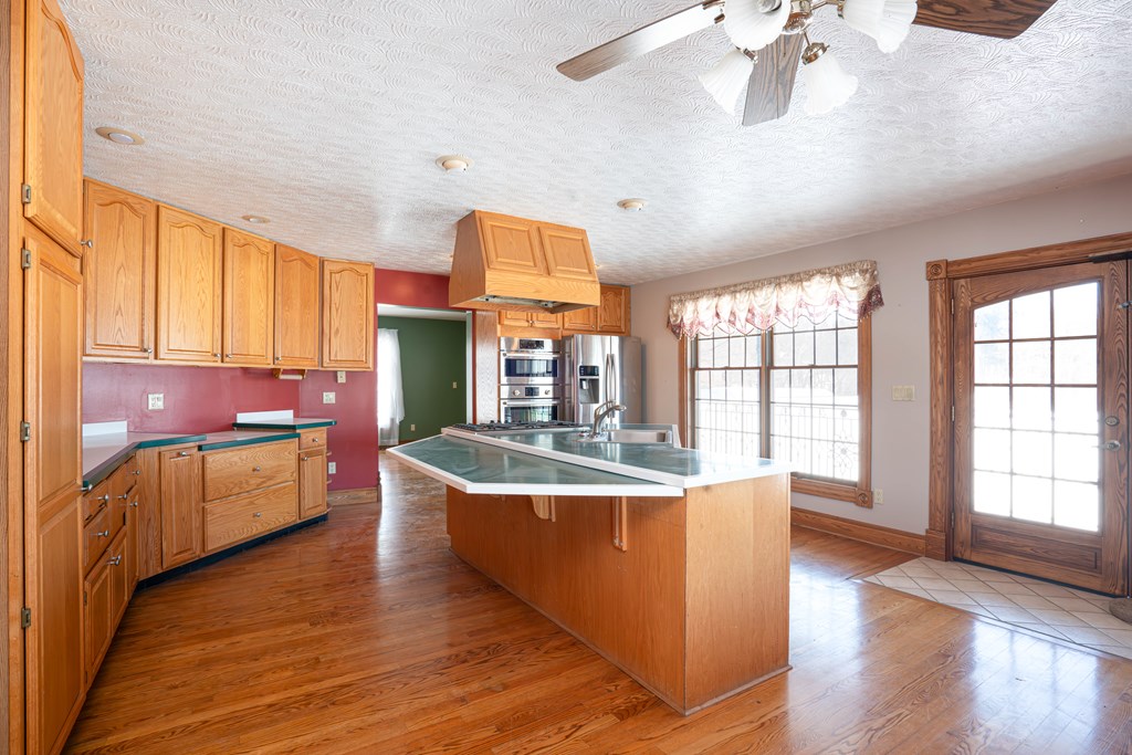 St. Marys, West Virginia, 26170, United States, 4 Bedrooms Bedrooms, ,4 BathroomsBathrooms,Residential,Active,2016730