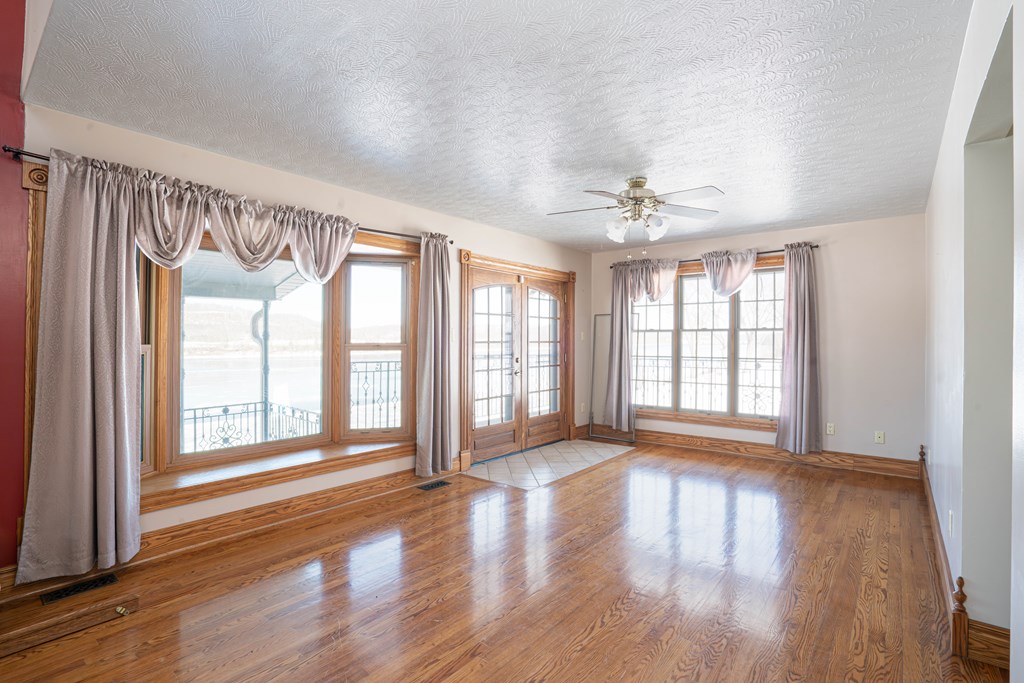 St. Marys, West Virginia, 26170, United States, 4 Bedrooms Bedrooms, ,4 BathroomsBathrooms,Residential,Active,2016730