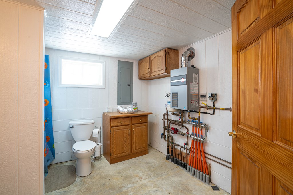 St. Marys, West Virginia, 26170, United States, 4 Bedrooms Bedrooms, ,4 BathroomsBathrooms,Residential,Active,2016730