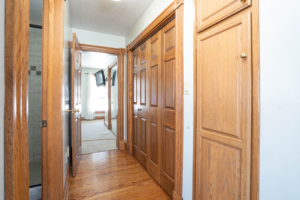 St. Marys, West Virginia, 26170, United States, 4 Bedrooms Bedrooms, ,4 BathroomsBathrooms,Residential,Active,2016730