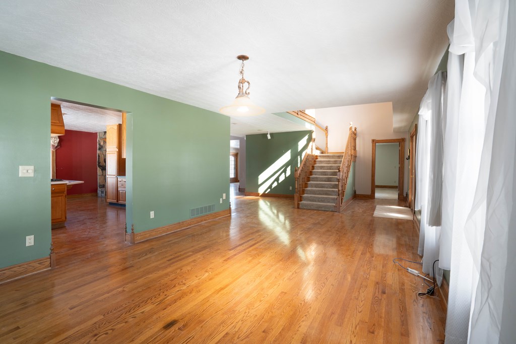St. Marys, West Virginia, 26170, United States, 4 Bedrooms Bedrooms, ,4 BathroomsBathrooms,Residential,Active,2016730