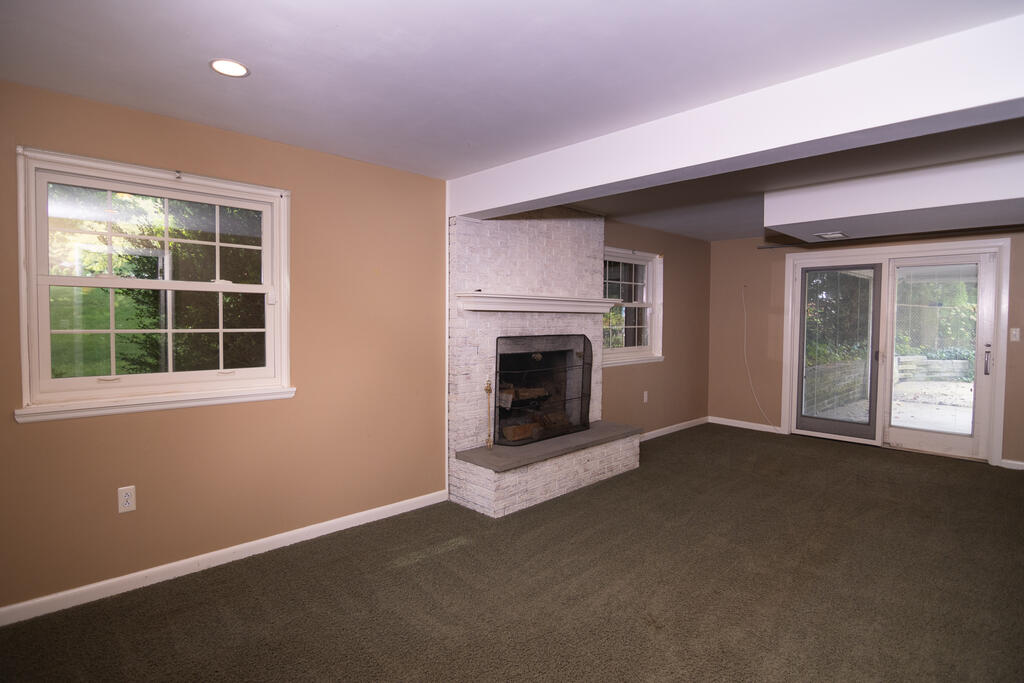 51 Brentwood Ave