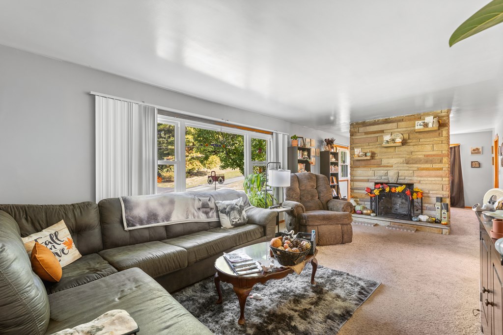 160 Nichols Rd. & 105 Ginger Lane