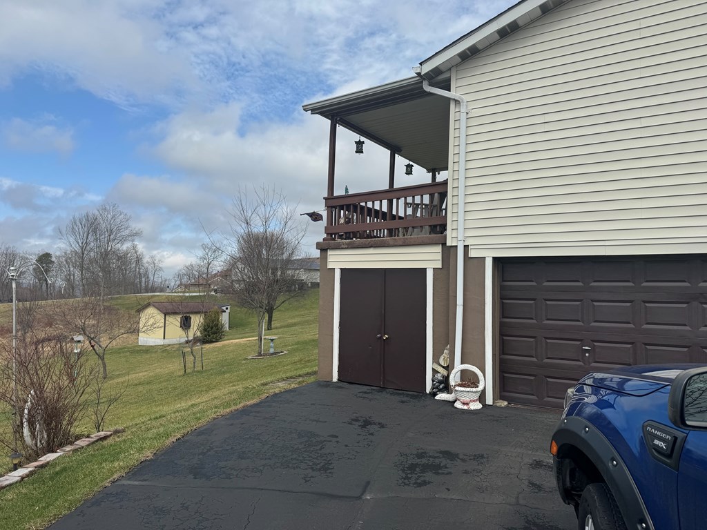 102 VIRGINIA OAKS DRIVE