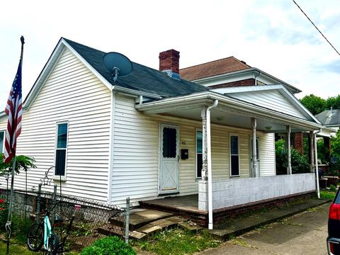 48 6th Street McMechen WV 26038