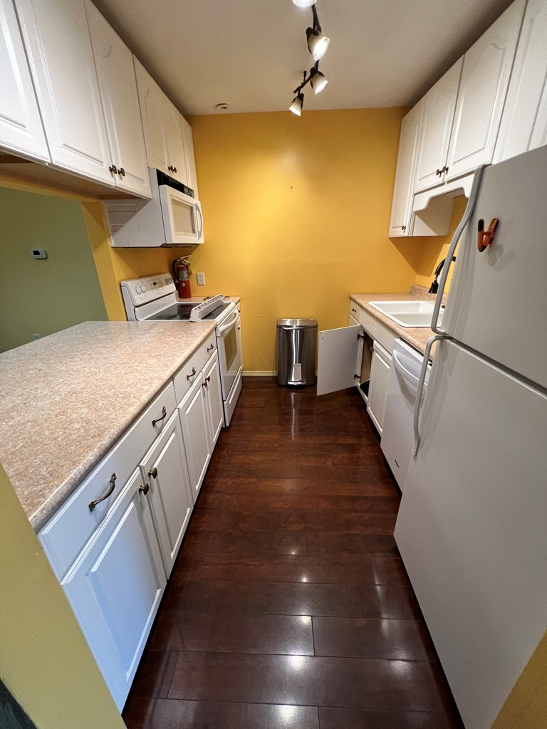 98 Edgewood Street B6