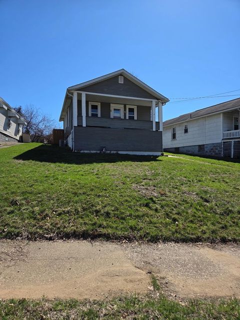 6 Oak Avenue Moundsville WV 26041