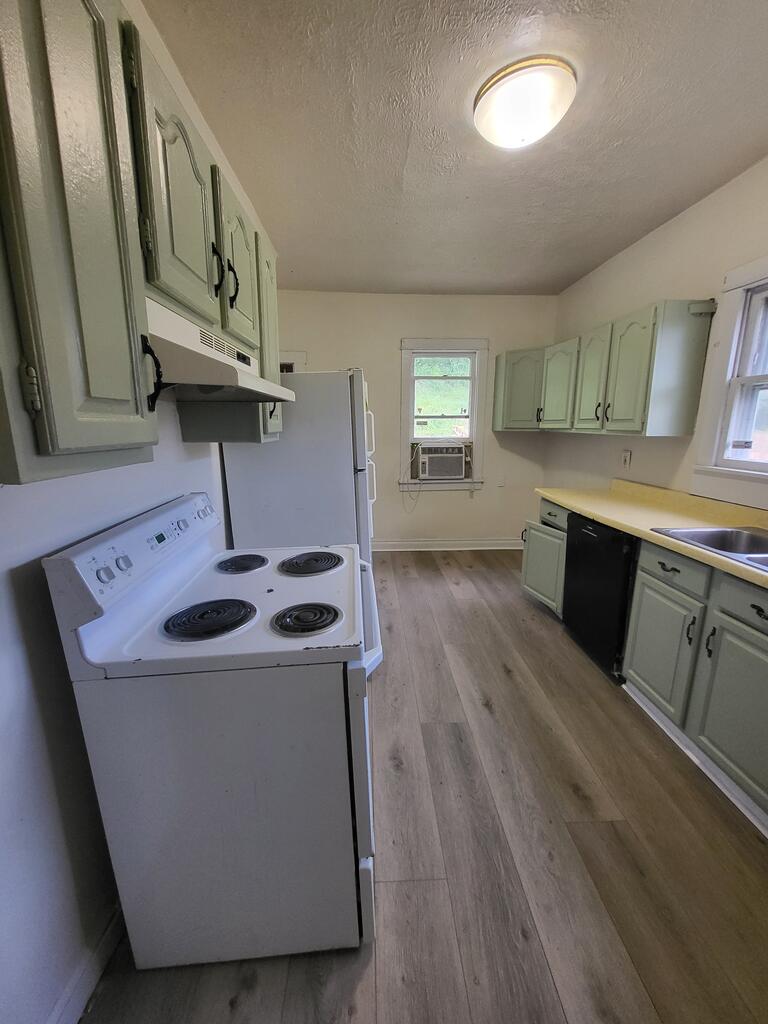 15 Suncrest Ave
