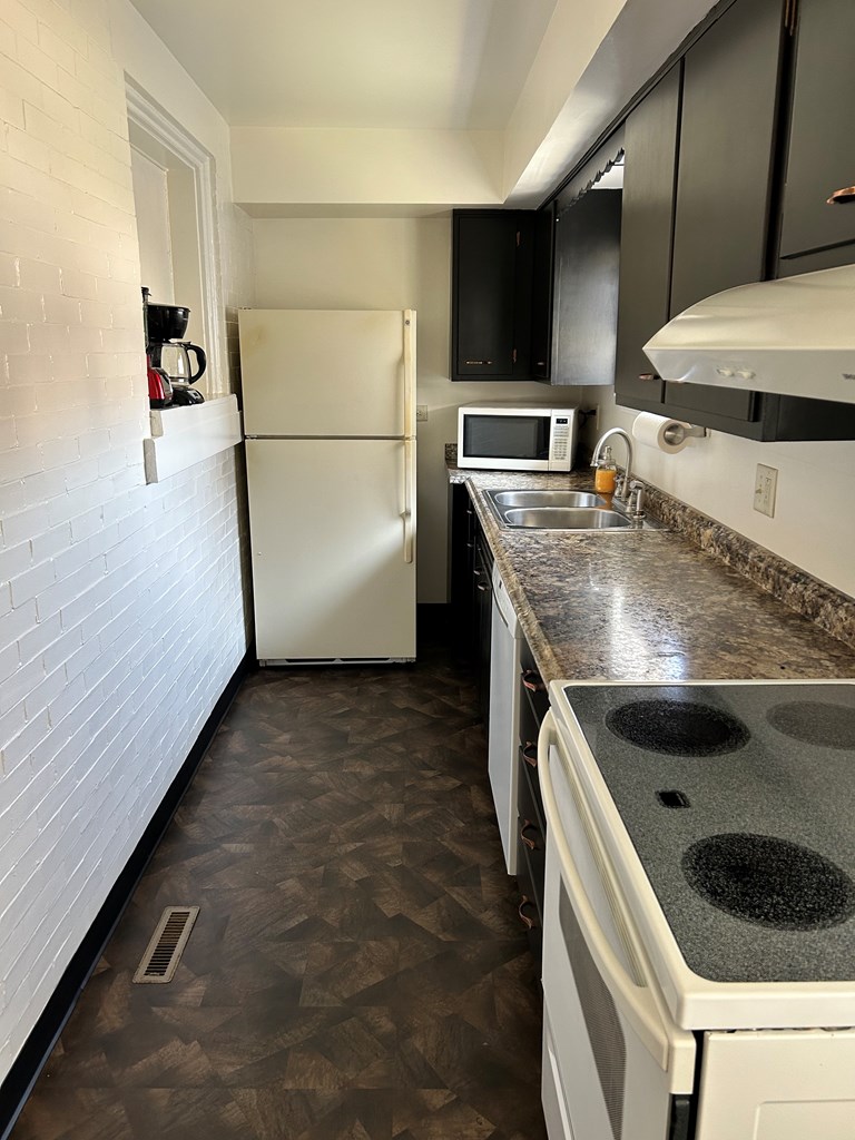 300 Tomlinson Avenue