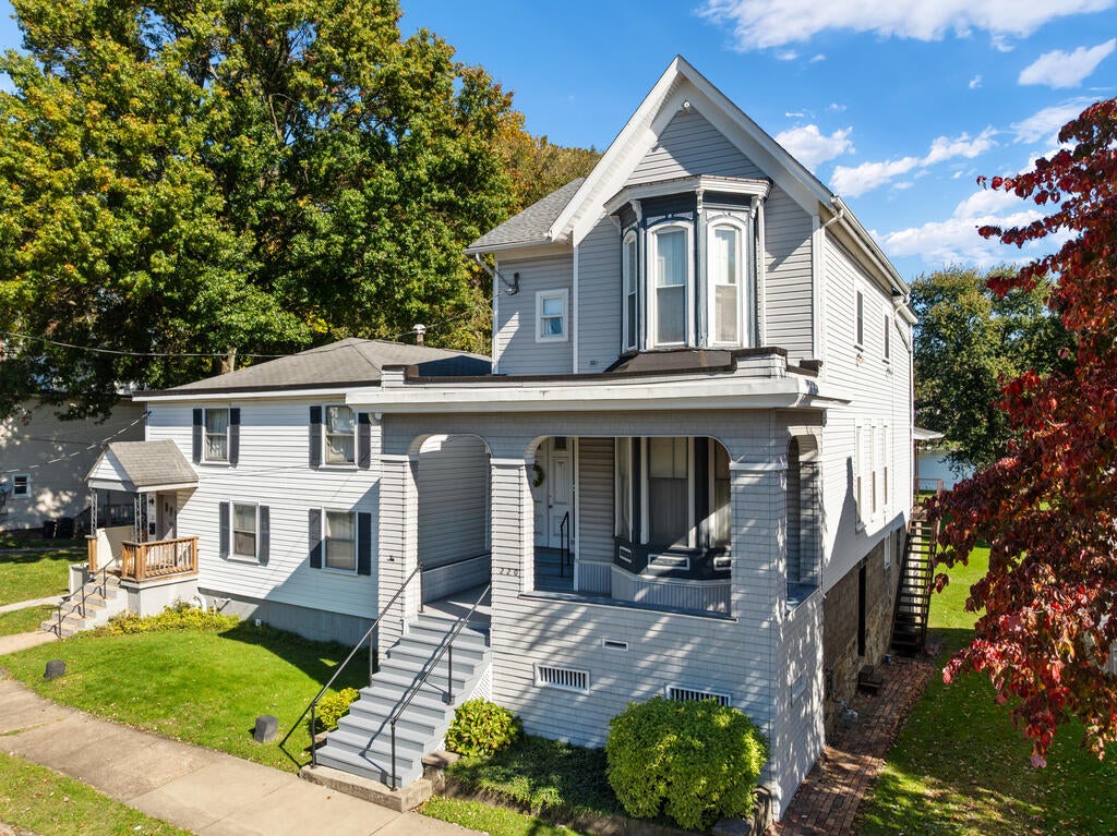 220 NORTH FRONT STREET