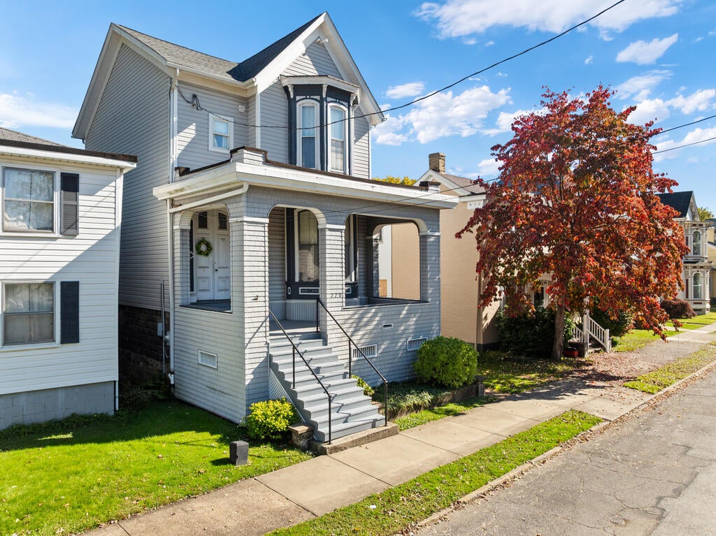 220 NORTH FRONT STREET