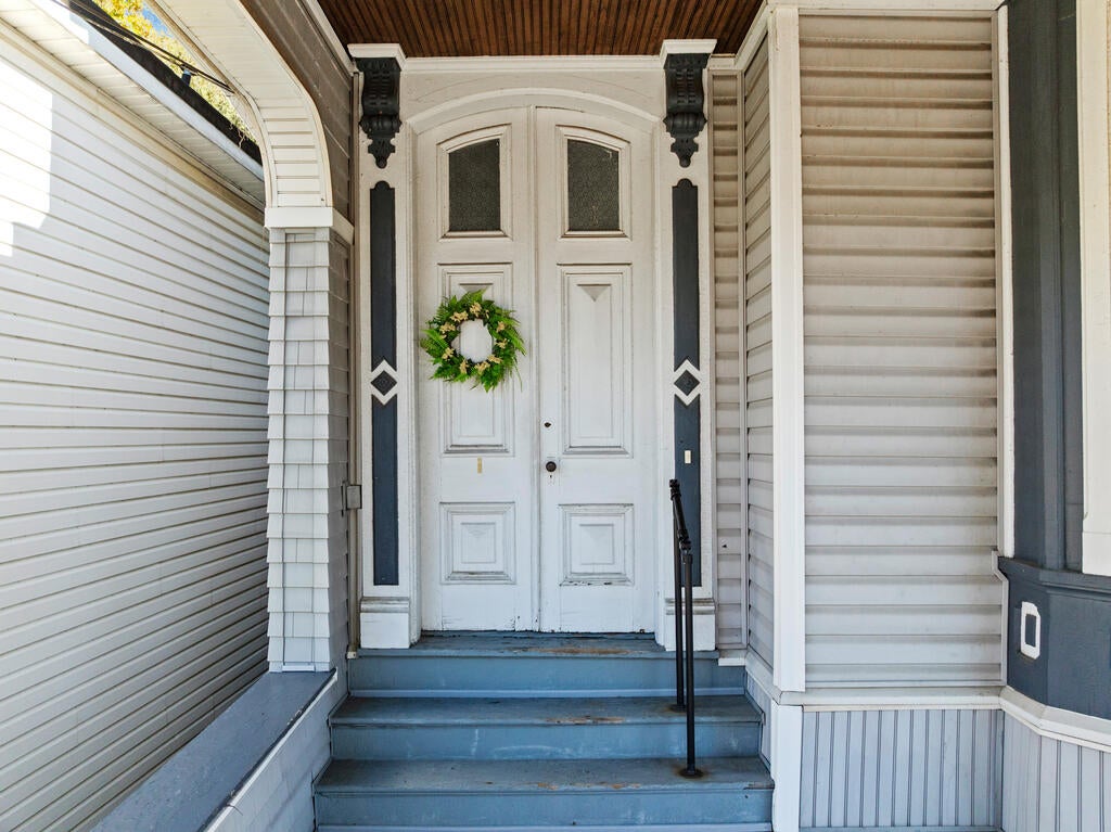 220 NORTH FRONT STREET