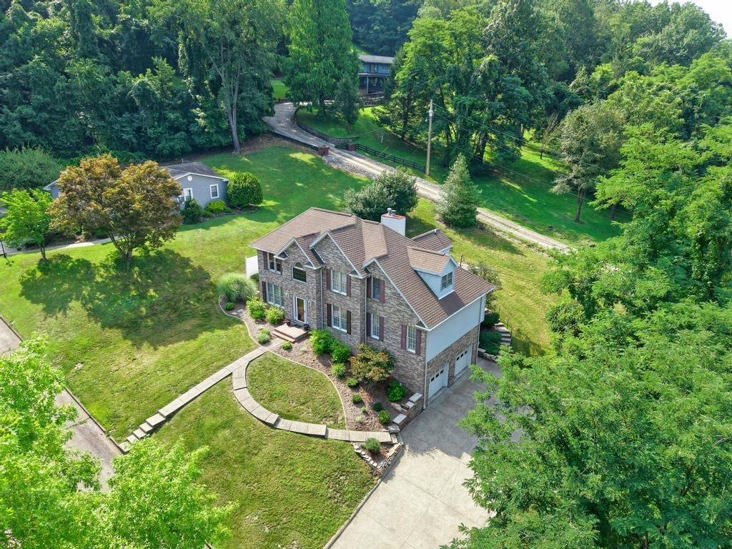 435 Edgewood Terrace