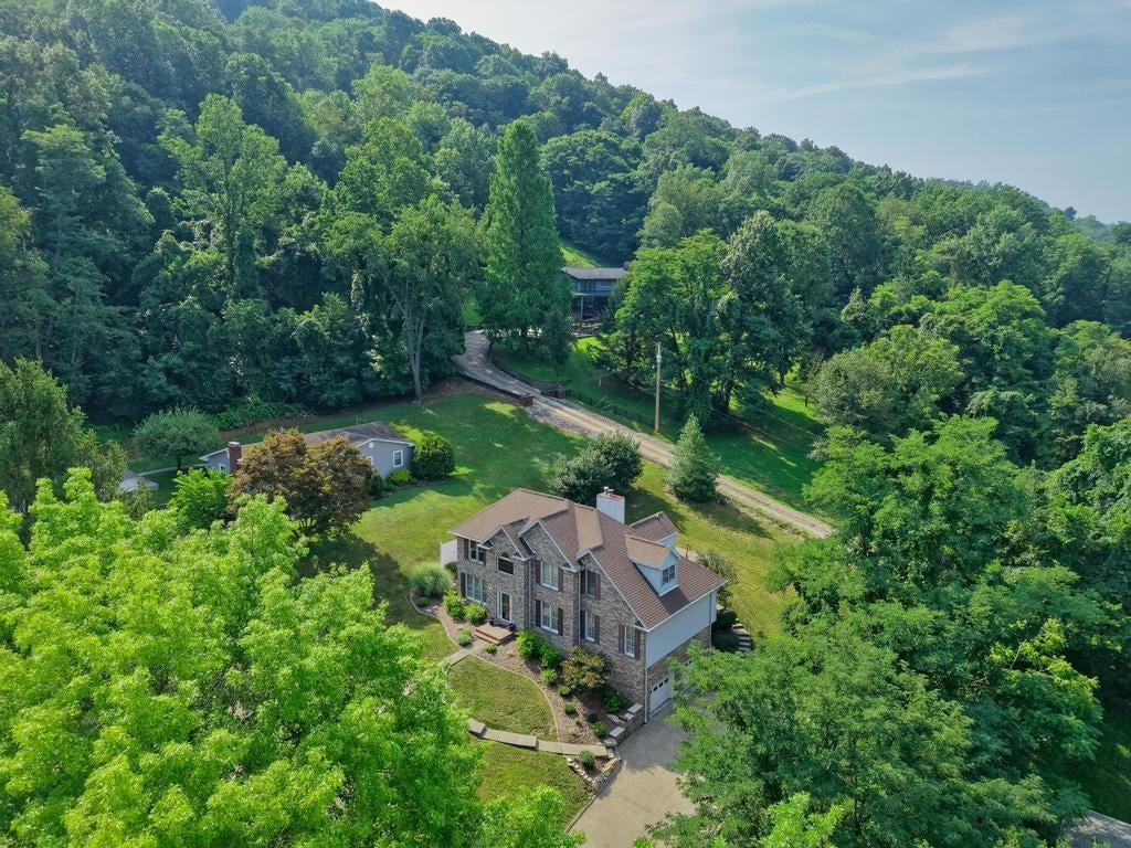 435 Edgewood Terrace