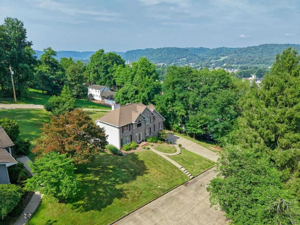 435 Edgewood Terrace
