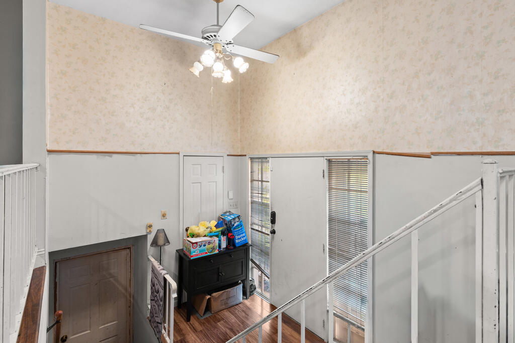 234 W Cardinal Ave