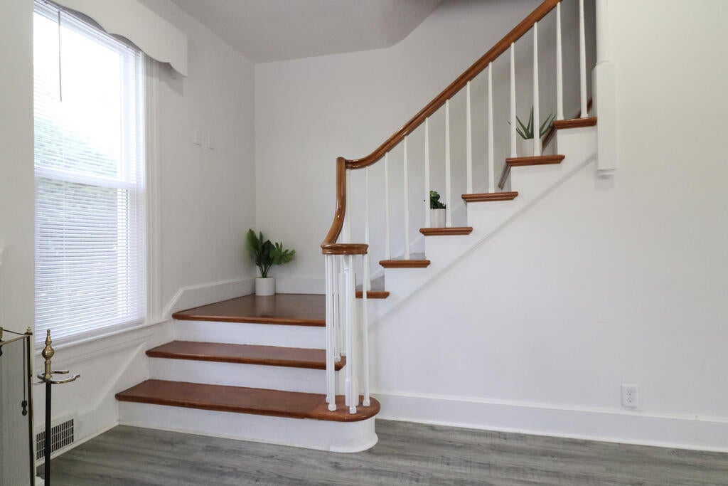 9 Poplar Avenue