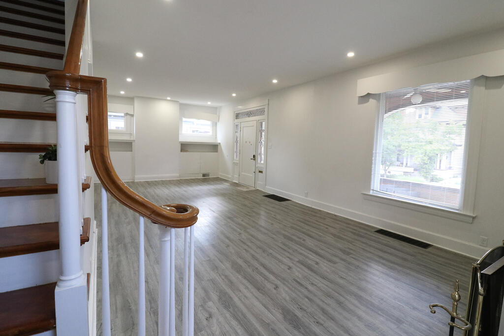 9 Poplar Avenue