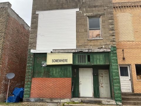 61 6th Street McMechen WV 26040