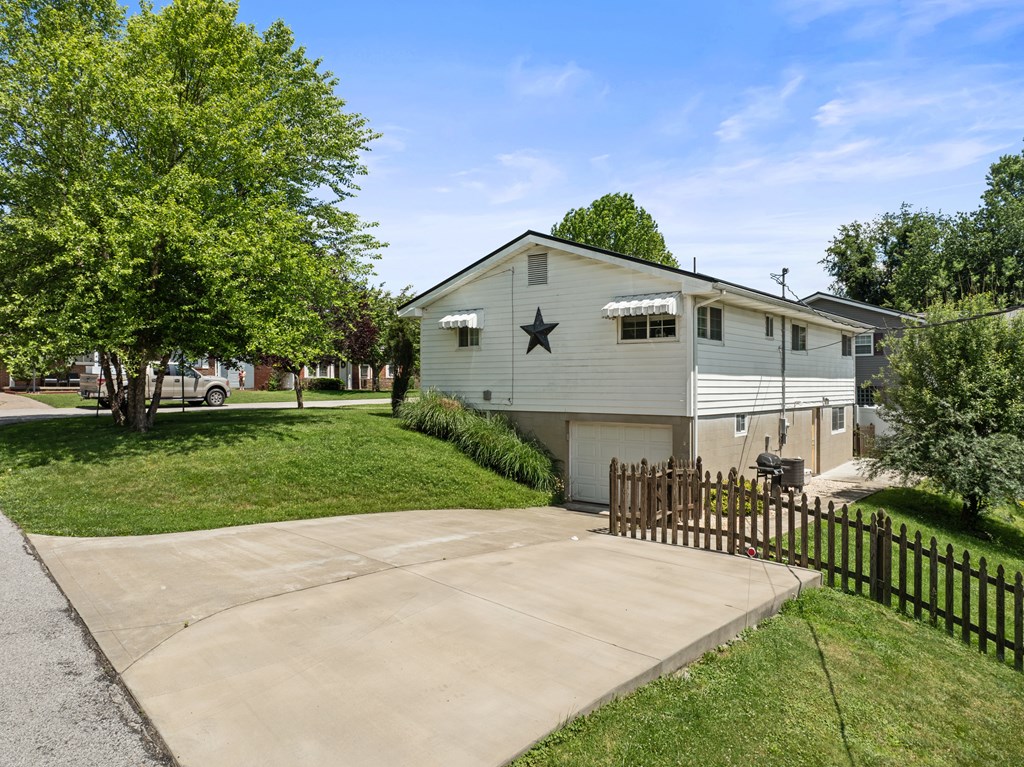 212 Blaney Avenue