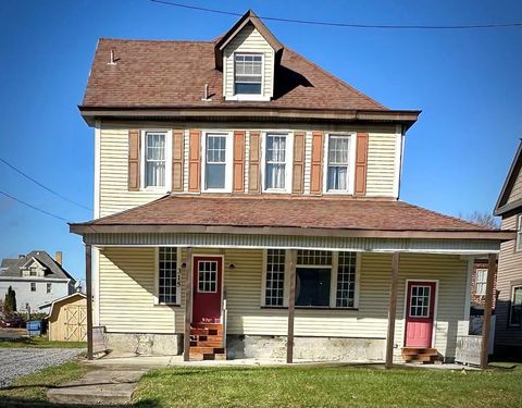 315 Carolina Avenue Chester WV 26034