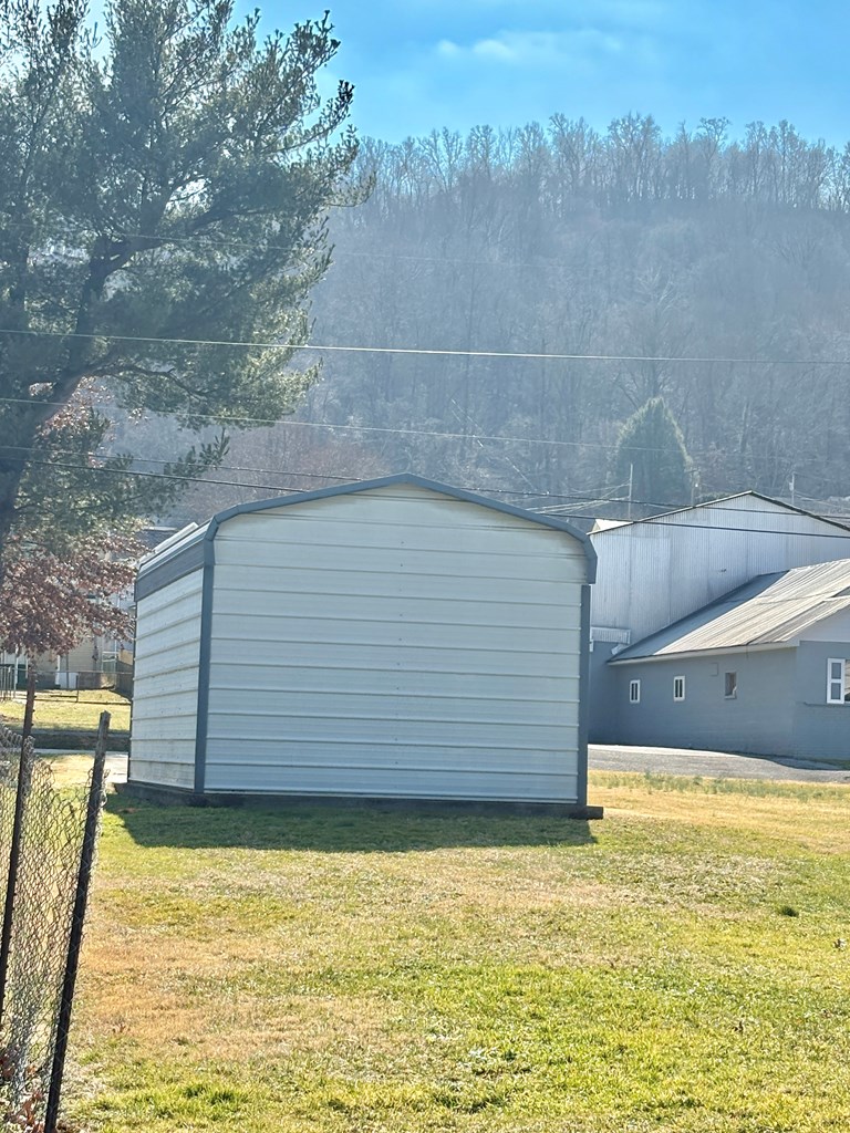 617 North 6th . Avenue