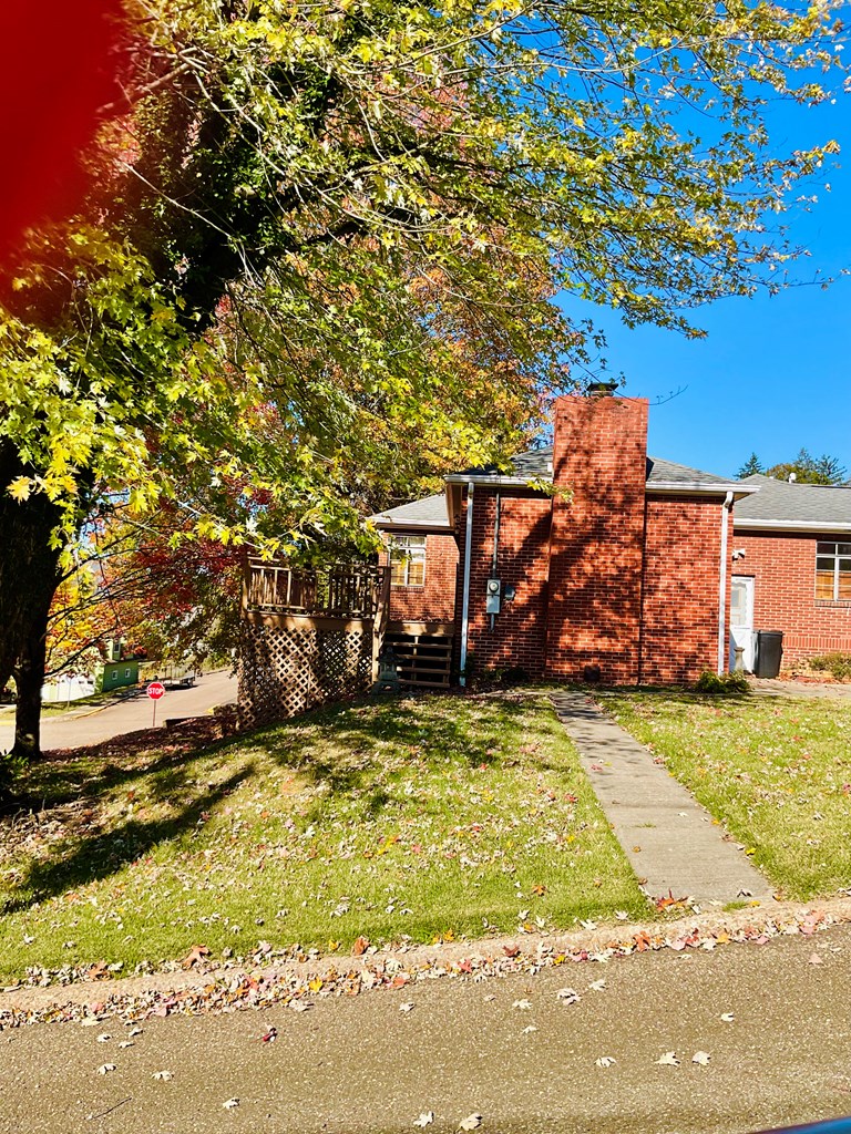 405 Edgewood Terrace