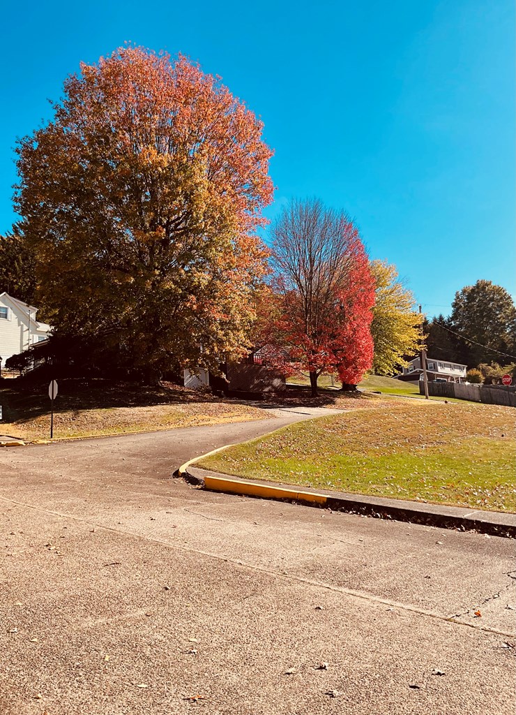 405 Edgewood Terrace