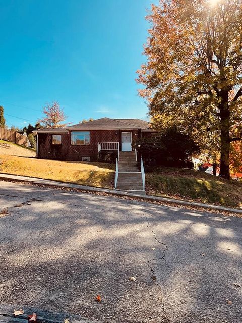 405 Edgewood Terrace New Martinsville WV 25155