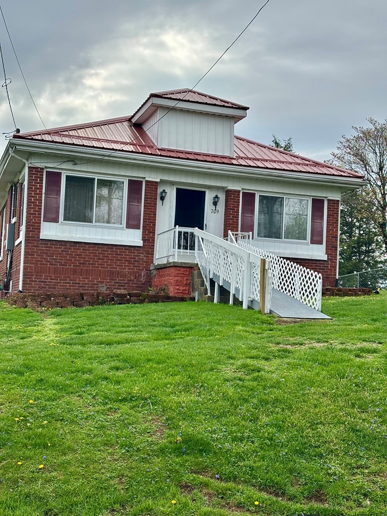 709 Springdale Avenue