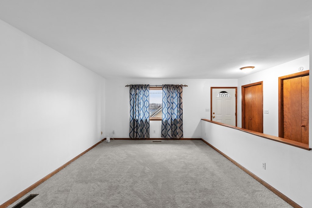 1 1/2 East Paxton Ave