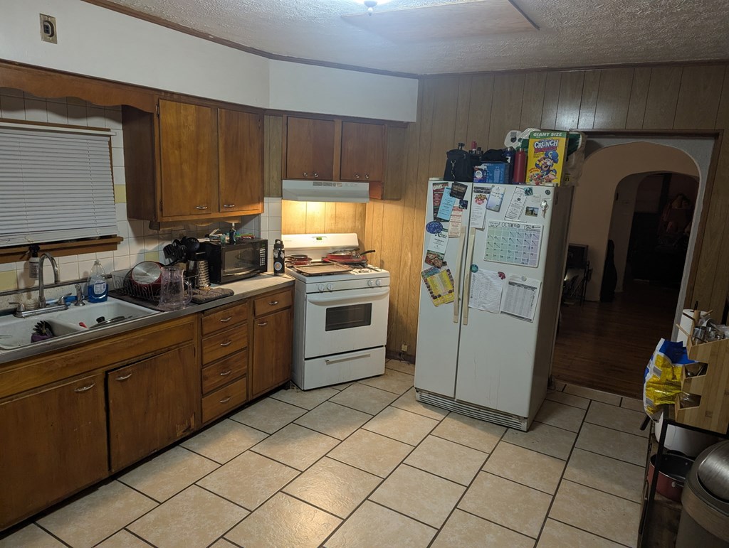 1215 McColloch Street