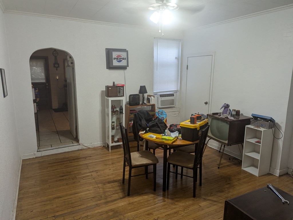 1215 McColloch Street