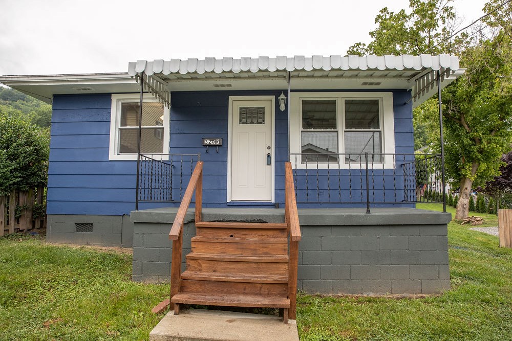 ***320R Thorn Avenue