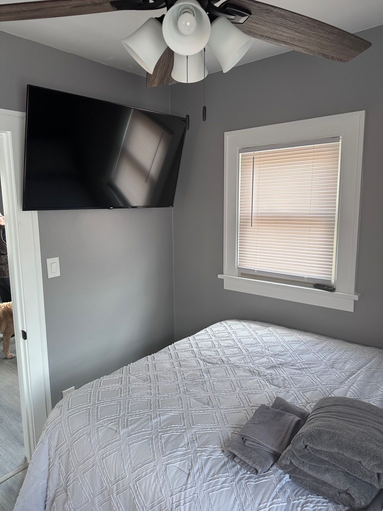 300 Tomlinson Avenue