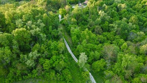 135 SNOWY LANE Moundsville WV 26041