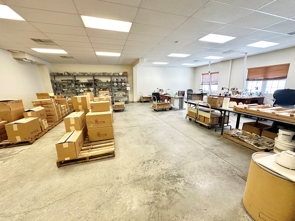 214 INDUSTRIAL PARK LN