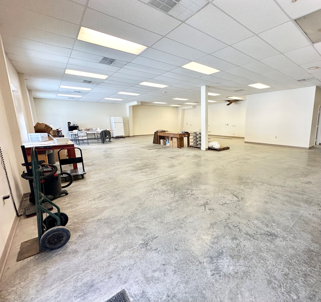 214 INDUSTRIAL PARK LN