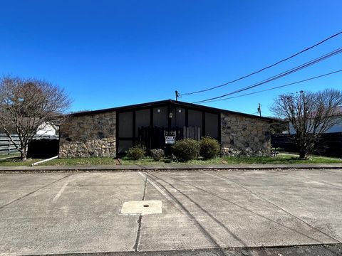 703 Park Avenue New Martinsville WV 26155