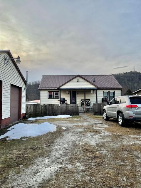 807 Highland Avenue New Martinsville WV 26155