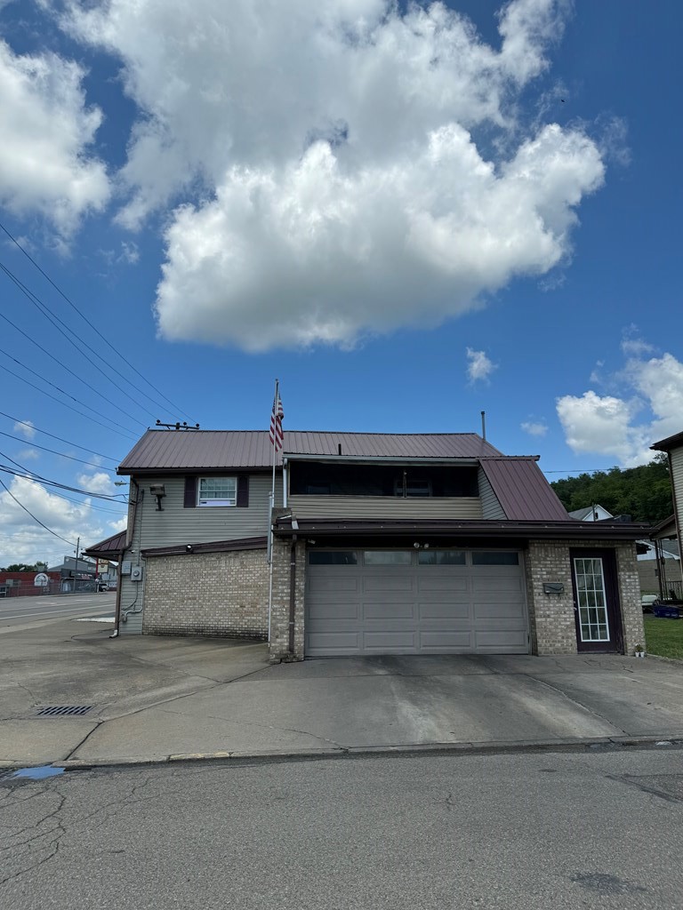 2400 Commerce Street