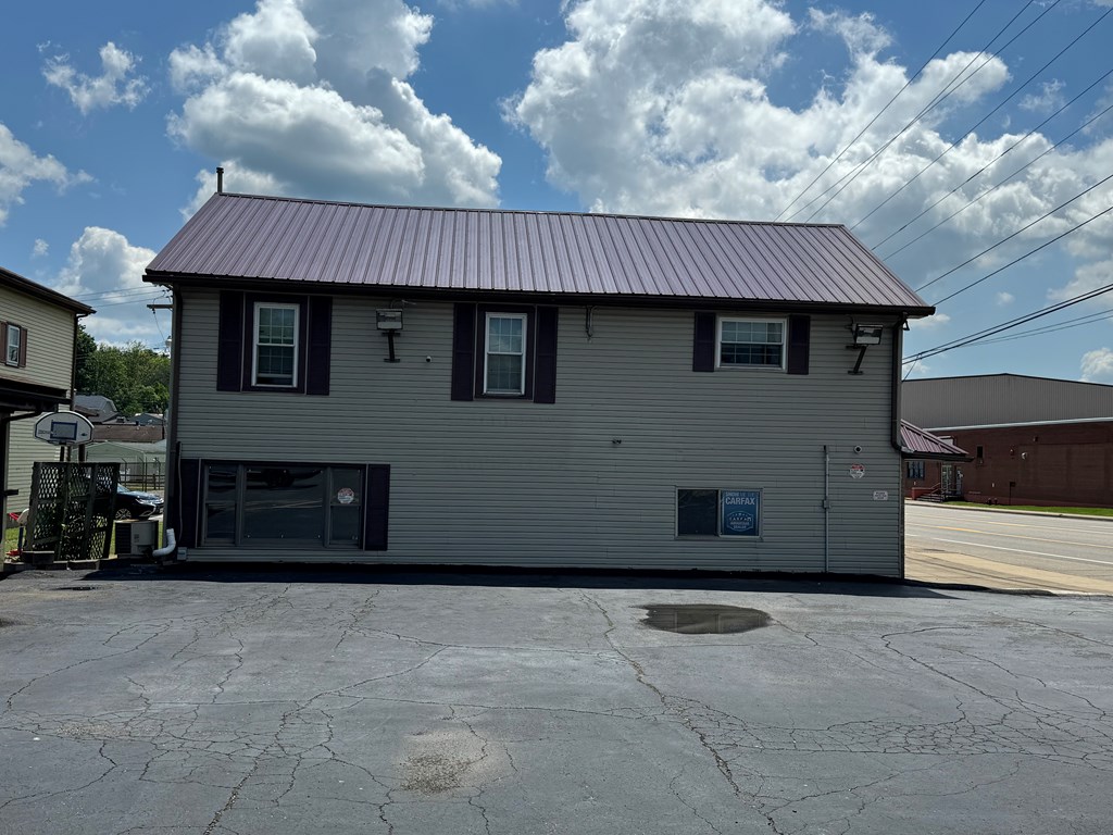 2400 Commerce Street