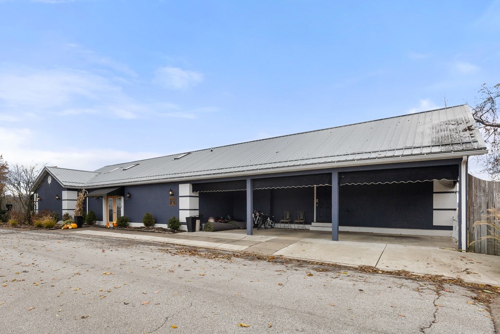 989 GRANDVIEW STREET