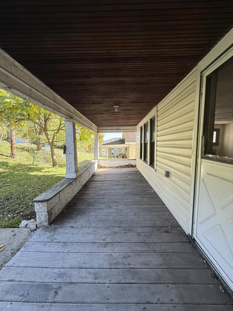 17 Waynesburg Pike Road