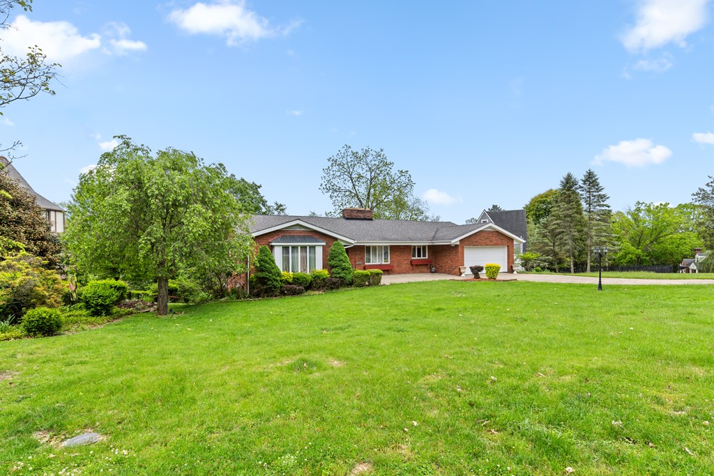 12 Forest Hills Drive