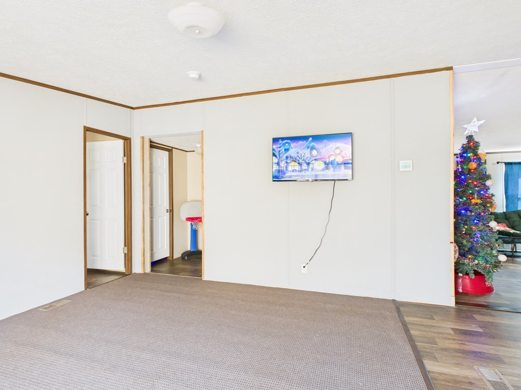 17579 Middle Island Road