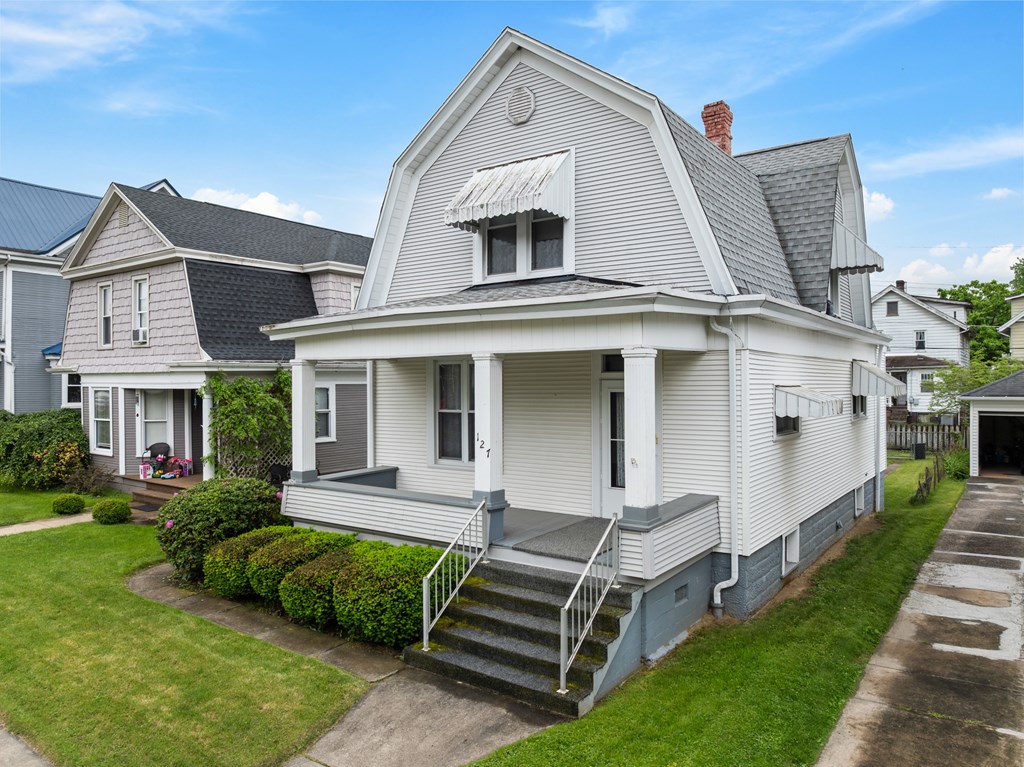 127 Center Ave