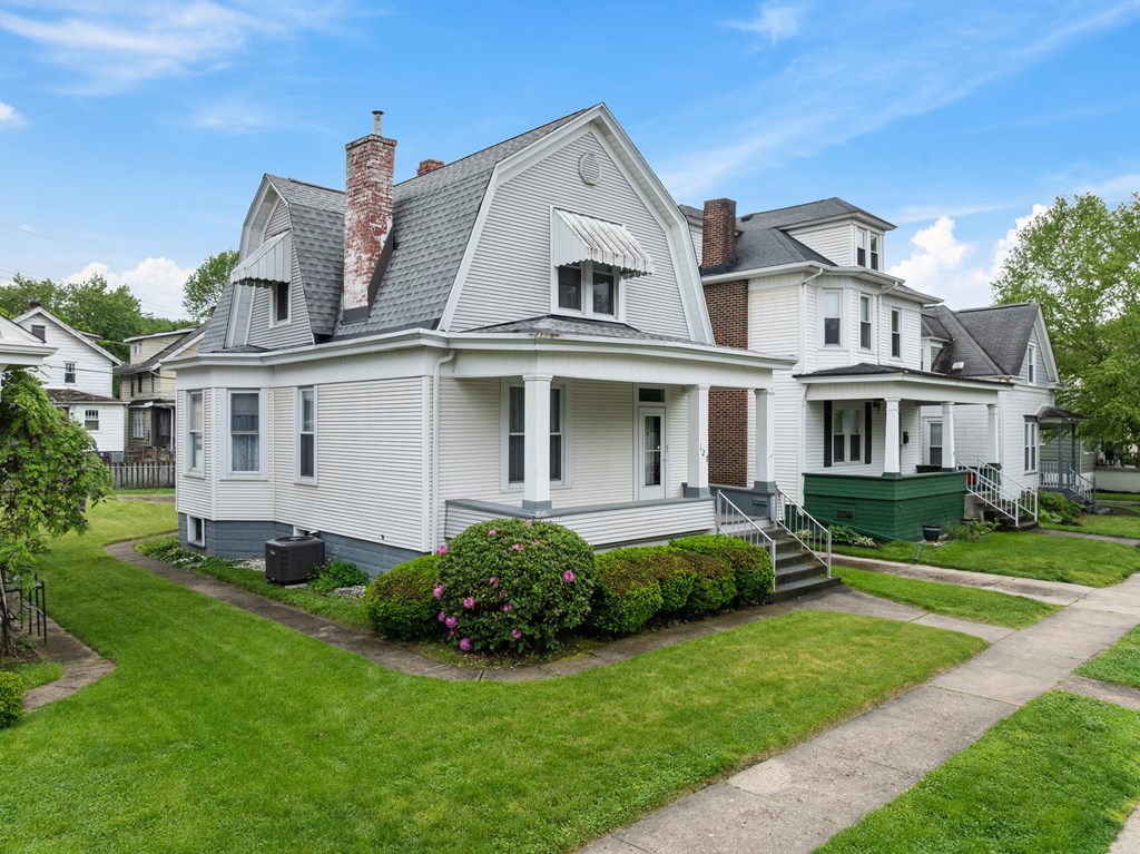 127 Center Ave